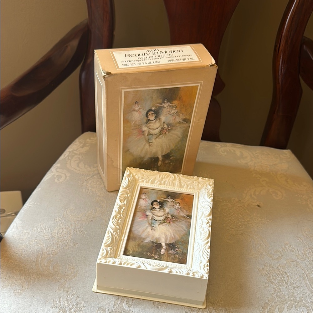 Avon Beauty in Motion Degas ballet soap box in original box, with 2 bars of soap